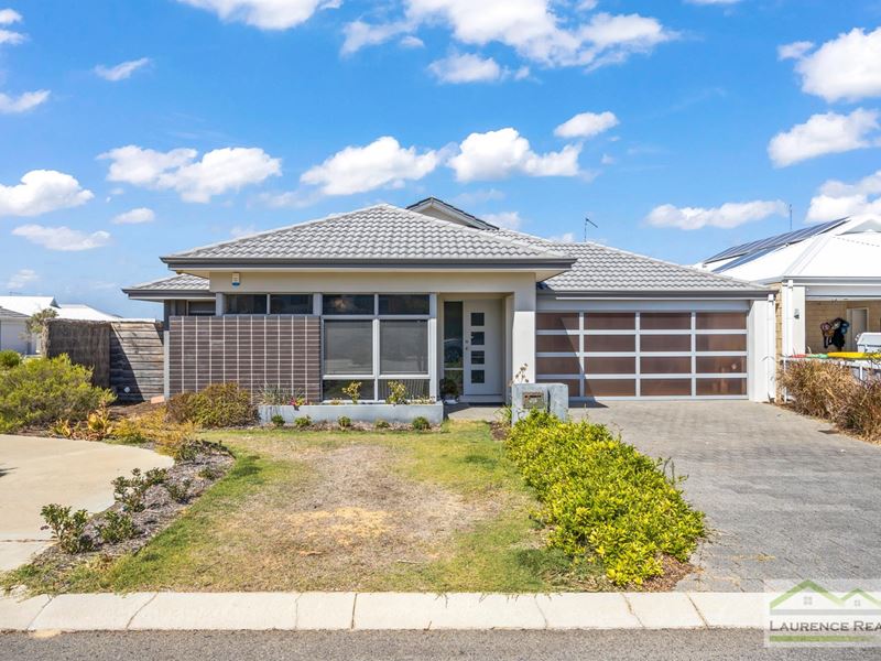 6 Debelle Way, Clarkson