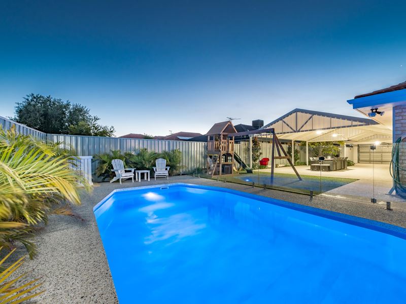 181 Kinross Drive, Kinross