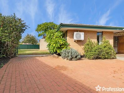 4A Edgley Place, Thornlie WA 6108