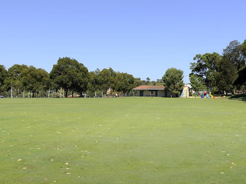 30 Mitcham Street, Wembley Downs