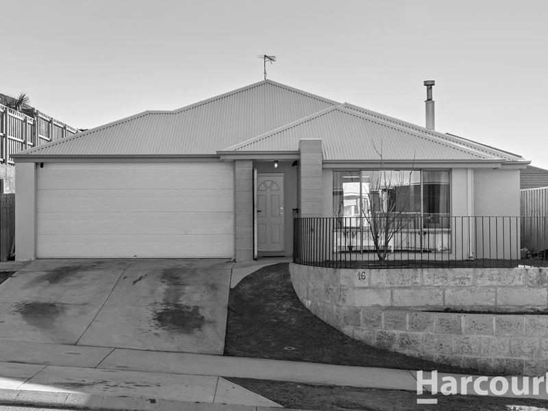 16 Acerosa Boulevard, Halls Head