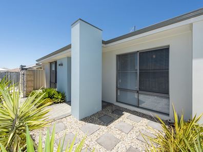 18 Warriedar Way, Golden Bay WA 6174