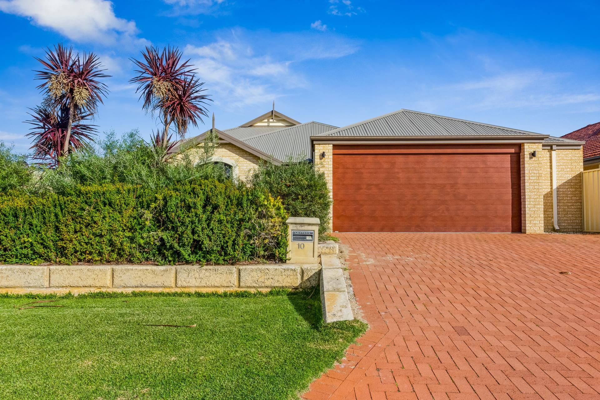 10 Gaston Road, Secret Harbour WA 6173