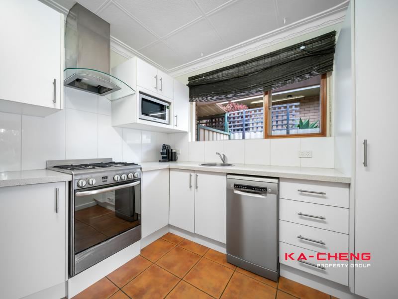 9 Waverley Place, Dianella