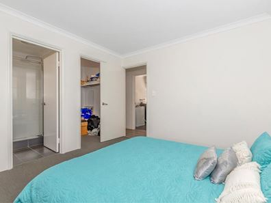 1/10 Gillson  Mews, Baldivis WA 6171