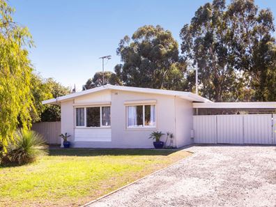 7 Kiama Road, Armadale WA 6112