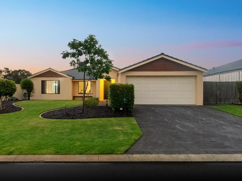 10 Mansfield Road, Secret Harbour WA 6173