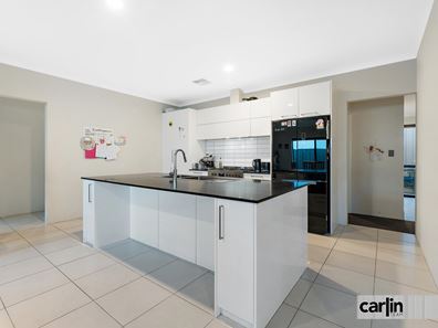 12 Hinckley Street, Parmelia WA 6167