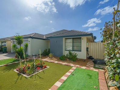 16 Magnesia Road, Wattle Grove WA 6107