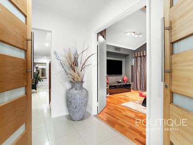 18 Canterbury Circle, Currambine WA 6028