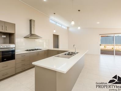 4 Schooner Pass, Glenfield WA 6532