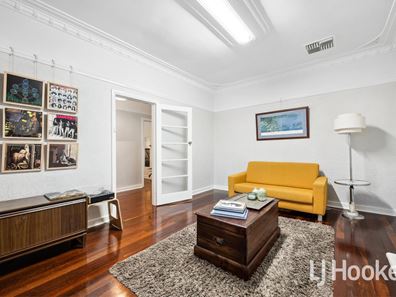 13 Chapman Road, St James WA 6102