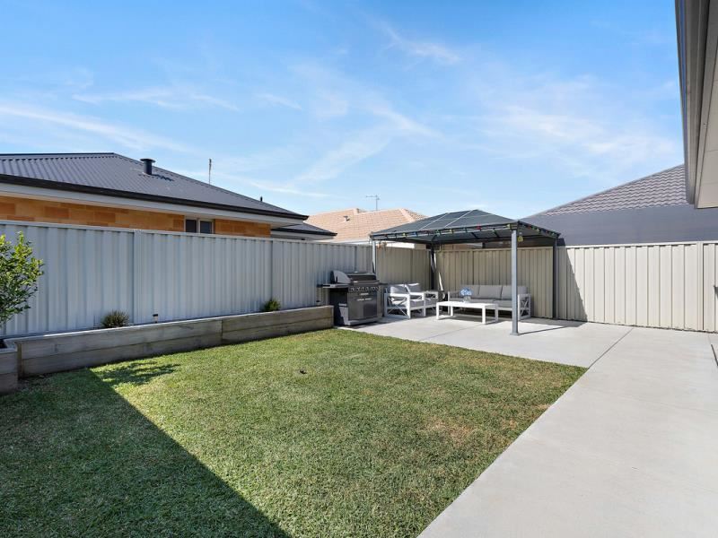 57 Lancaster Loop, Piara Waters WA 6112