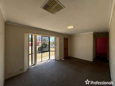 8 Dwyer Crescent, Gosnells WA 6110