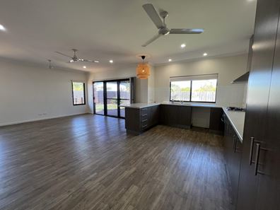 12 Loping Pass, Bilingurr WA 6725