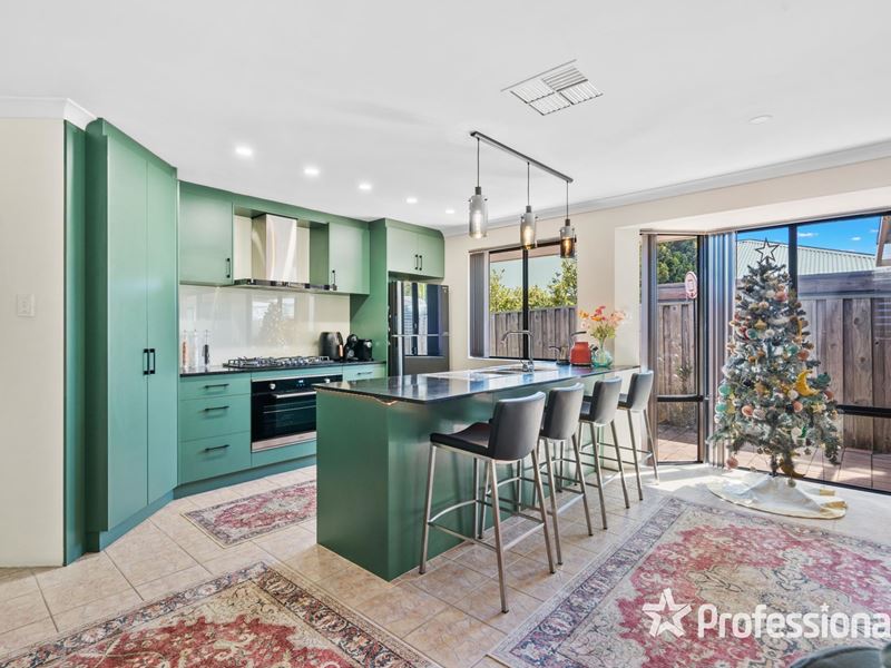 4 Lamas Grove, Landsdale