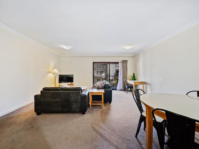 8/118 Mounts Bay Road, Perth