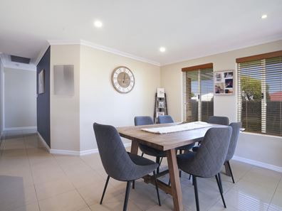 34 Farmaner Parkway, Ellenbrook WA 6069