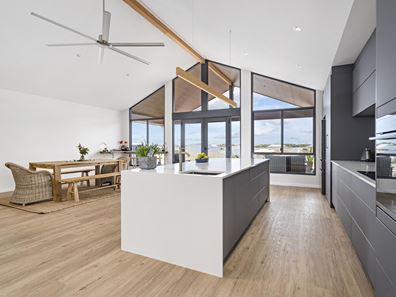 18 Driftwood Road, Sunset Beach WA 6530
