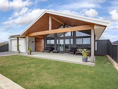 18 Driftwood Road, Sunset Beach WA 6530