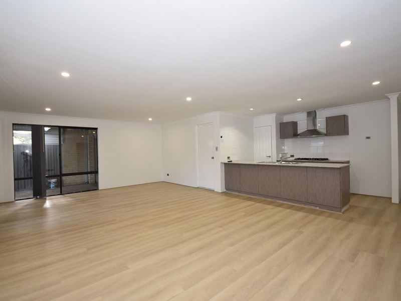 18 Ernest Way, Hilbert WA 6112