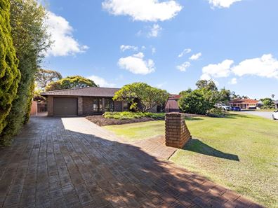 3 Townson Place, Leeming WA 6149