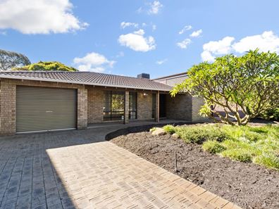 3 Townson Place, Leeming WA 6149
