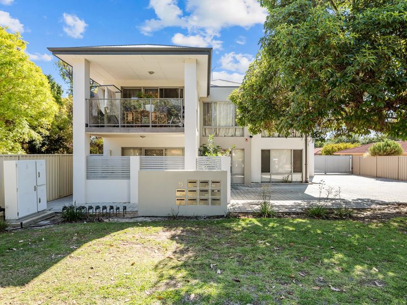 7/5 Parkview Parade, Redcliffe