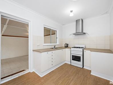 19 Sixth Road, Armadale WA 6112