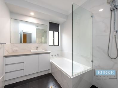 26 Olivedale Road, Madeley WA 6065