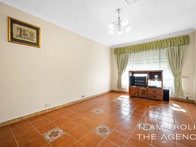 11 Hobley Way, Spearwood WA 6163