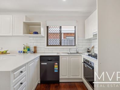 2 Hargreaves Road, Coolbellup WA 6163