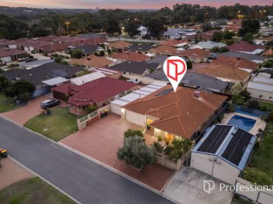 4 Siderno Rise, Hocking WA 6065