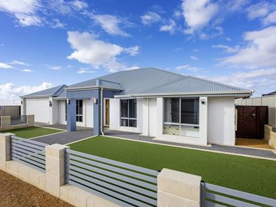 10 Shamrock Street, Wandina WA 6530