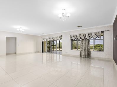 10 Shamrock Street, Wandina WA 6530