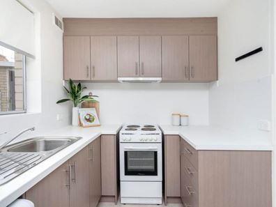 2/76 Deanmore Road, Scarborough WA 6019