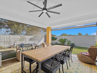 14 Jacana Way, Halls Head WA 6210