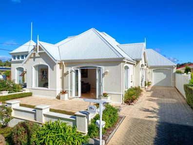 19B The Esplanade, Lower King WA 6330