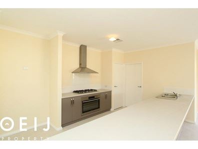 2B Dunlap Avenue, Success WA 6164