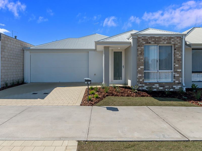 17/11 Piara Drive, Piara Waters WA 6112