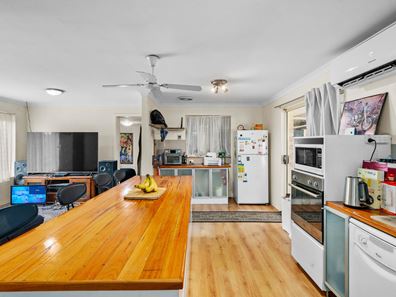 7 Oceanic Court, Port Kennedy WA 6172