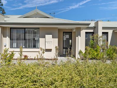 5/6 Strelitzia  Avenue, Forrestfield WA 6058