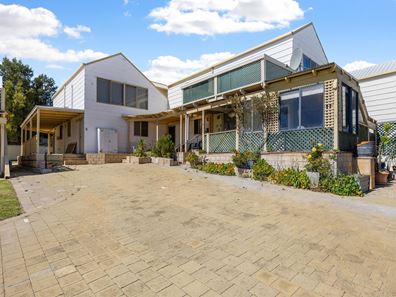 7/16 Dewar Way, Ledge Point WA 6043