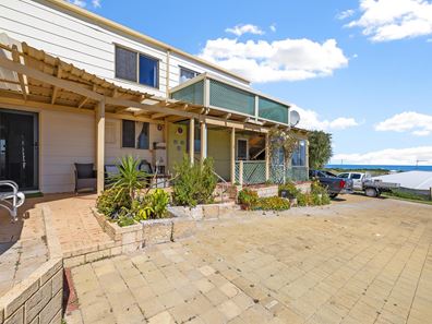 7/16 Dewar Way, Ledge Point WA 6043