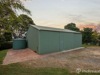 18 Ray Close, Byford WA 6122