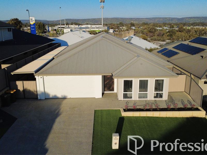 16 Halcyon Crescent, Aveley WA 6069