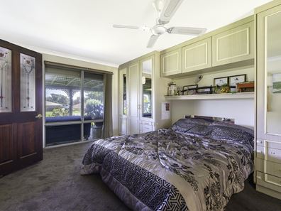4 Hartland Place, Yanchep WA 6035