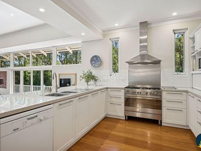 128B Peet Road, Roleystone WA 6111