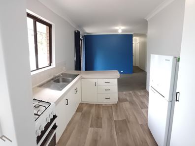 5 Whatman Way, Withers WA 6230