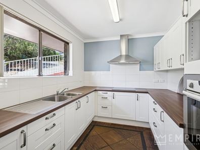 30 Hanlin Way, Samson WA 6163